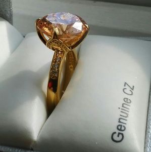 Topaz Soltaire CZ Gold Ring NWOT Size 8